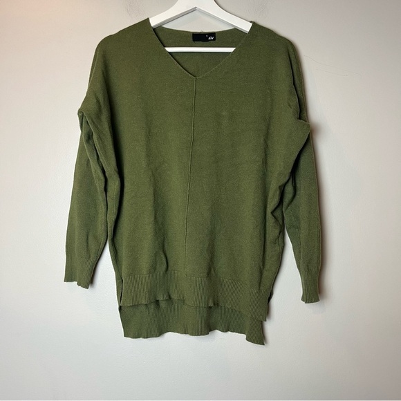 Akaiv Sweaters - Akaiv Dark Green V-Neck Sweater S/M